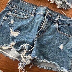 Old navy womens size 6 distressed